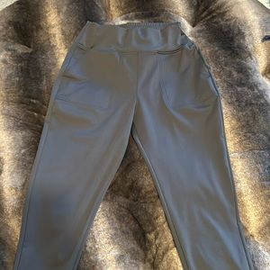 Leg end joggers